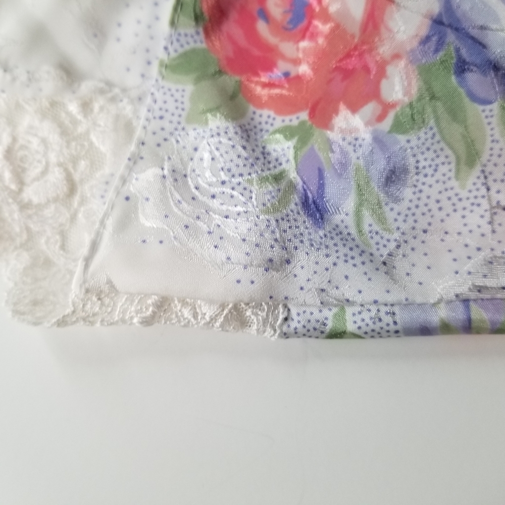 Silk and Satin Vintage cami - Picture 3 of 15